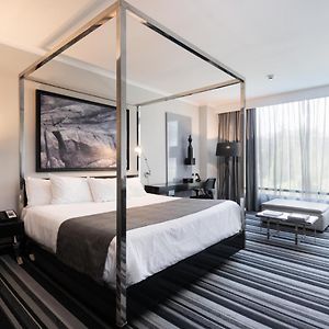 Junior King Suite Jetted Tub Non-Smoking